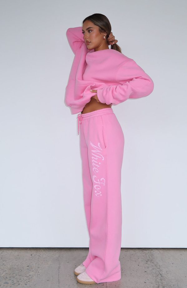 white-fox-the-good-life-back-graphic-oversized-hoodie-the-good-life-wide-leg-sweatpants-pink.29.04.25.4
