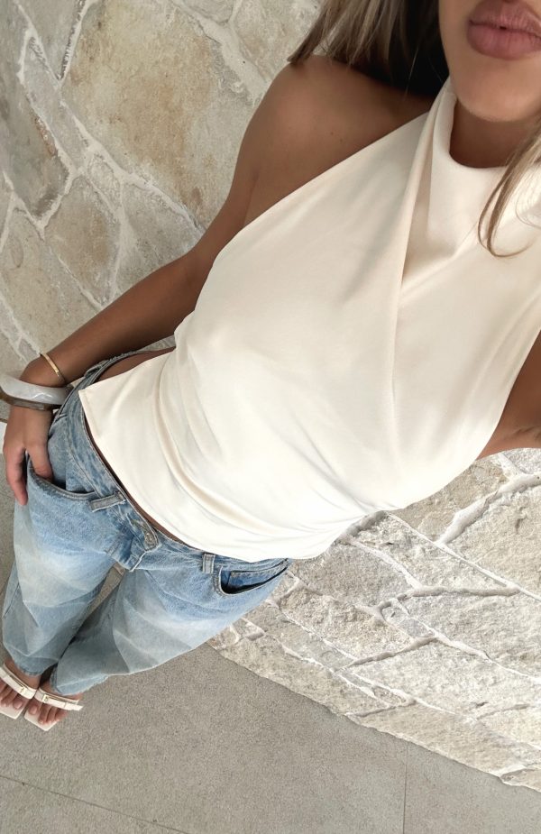 white-fox-time-passes-halter-top-pearl-24.4.25-1