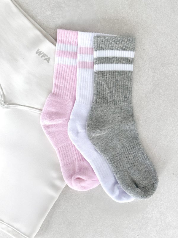 white-fox-wanna-be-close-socks-grey-white-pink.30.4.25.02