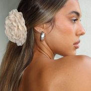 white-fox-zephyr-hair-clip-cream-24.04.25-05