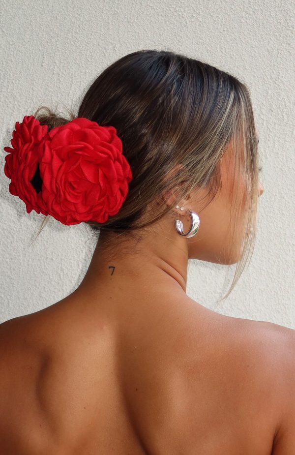 white-fox-zephyr-hair-clip-red-24.04.25-05