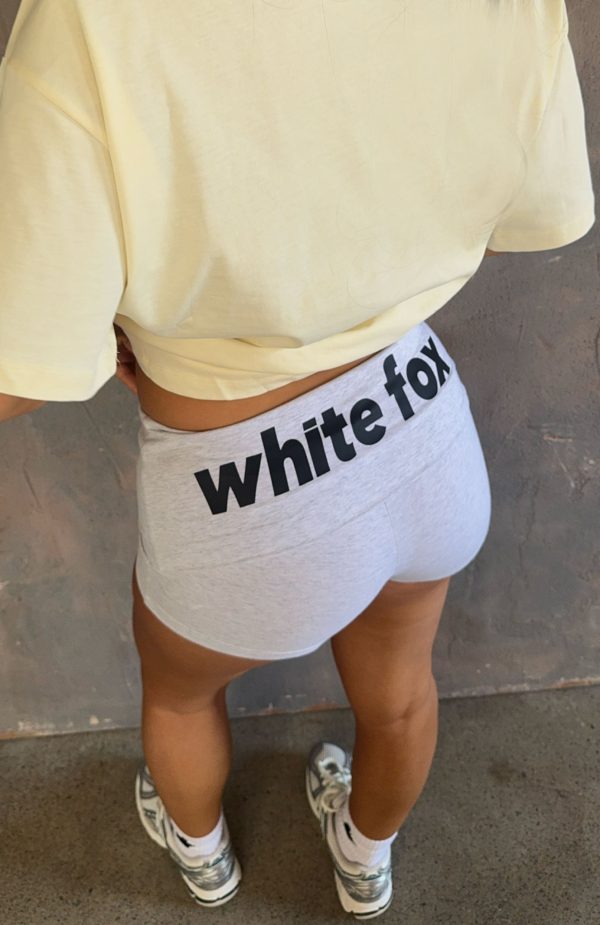 white_fox_from_the_archives_lounge_39_2